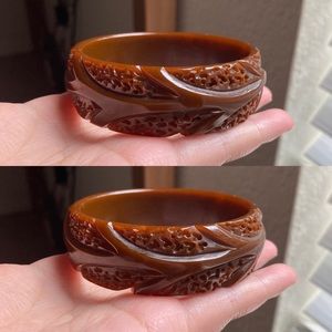 Leaf carved brown bakelite bracelet